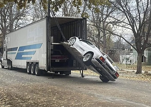 Lamborghini Diablo уронили с подъемника