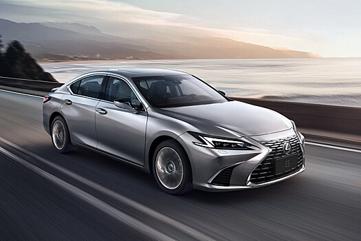 Lexus ES получил рестайлинг вместо нового поколения