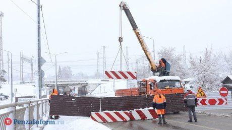 Выяснилось, почему работы на ул. Ерик не совместили с реконструкцией моста