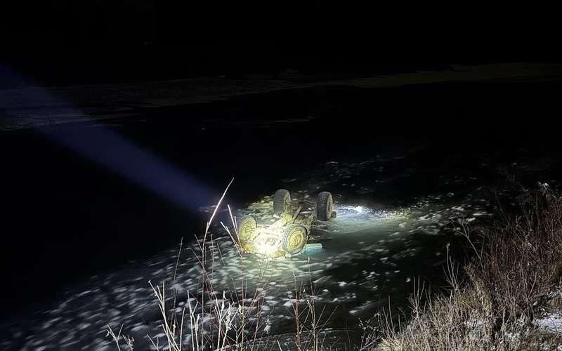 Грузовик упал в водоем: что известно о трагическом ДТП