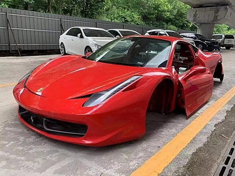 На Alibaba продают оригинальный кузов от Ferrari 458