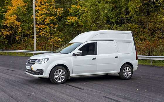 Представлено обновленное семейство автомобилей Lada Largus Roof